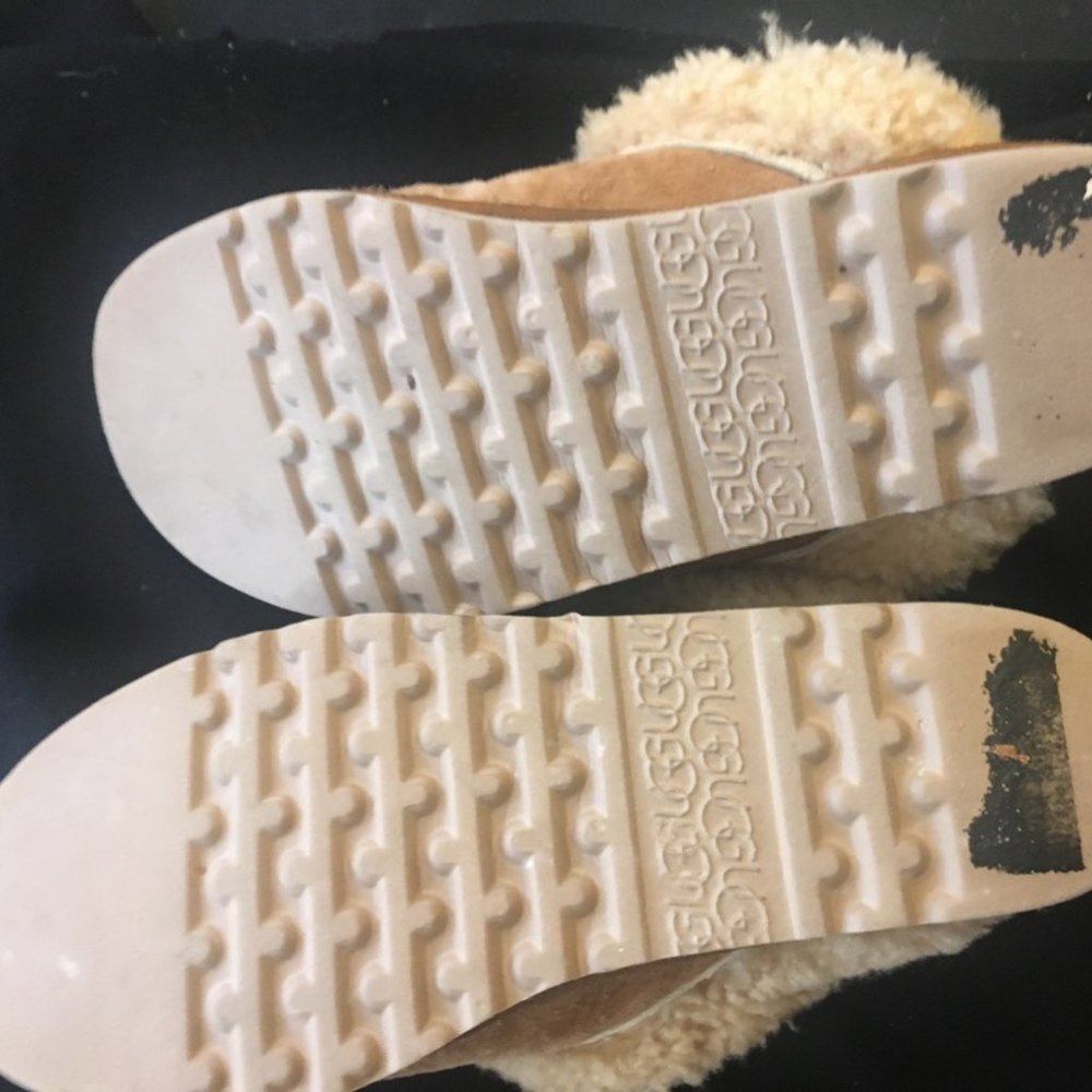 Ugg Sheepskin Scuffs, Barely Worn, Wm. Size 6.5 -… - image 4
